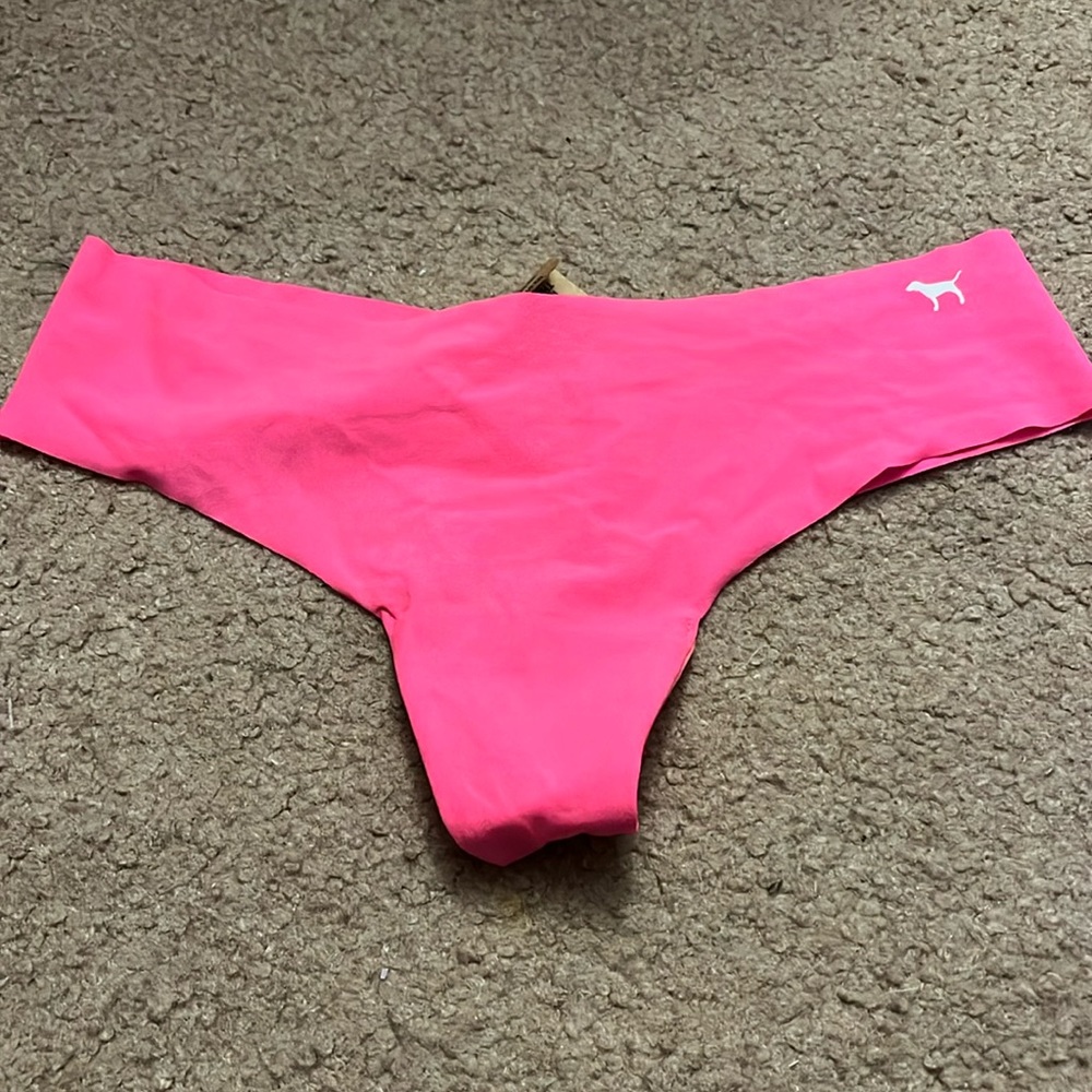 Nwt pink  Victoria’s Secret pink panty size medium